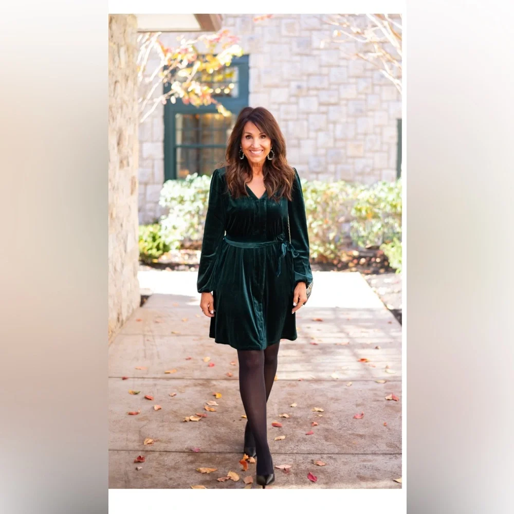 NWT Draper James RSVP Elegant Long Sleeve Velvet Dress. Size XL - Picture 2 of 11